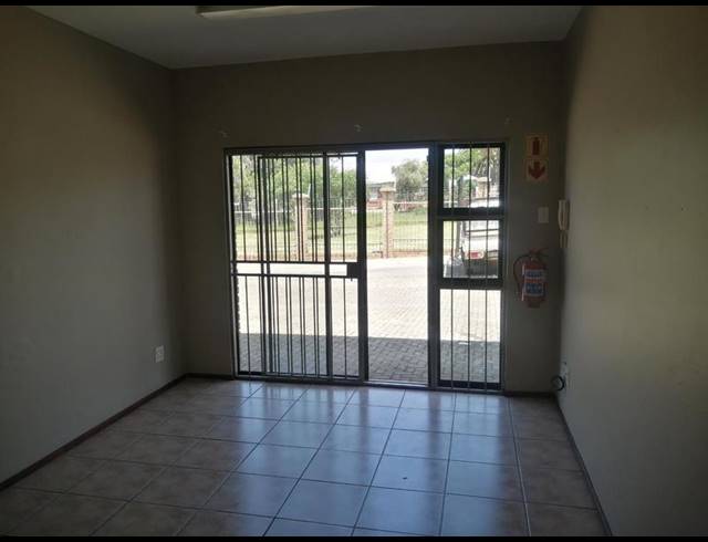 INDUSTRIAL PROPERTY TO RENT IN STORMILL